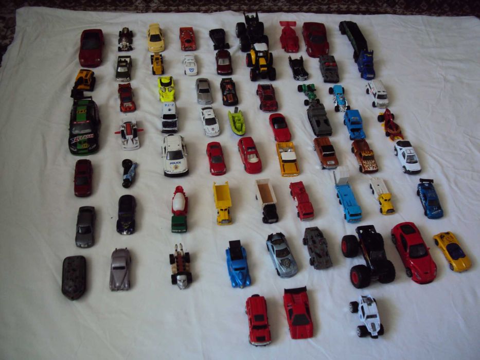 Метални колички Hot Wheels и метални колички MATCHBOX колички