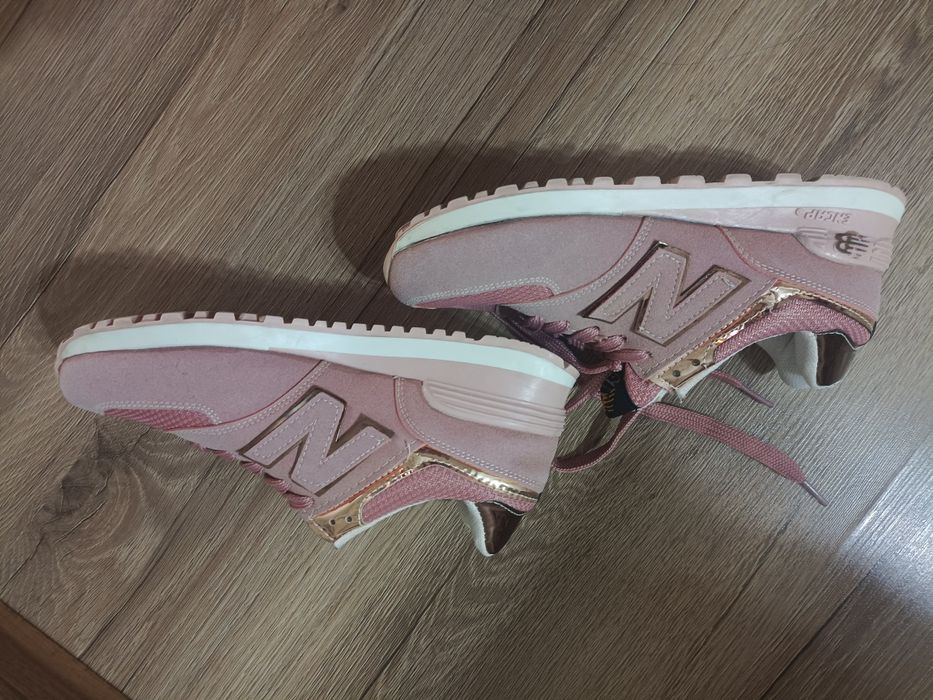 Стильные кроссовки New Balance