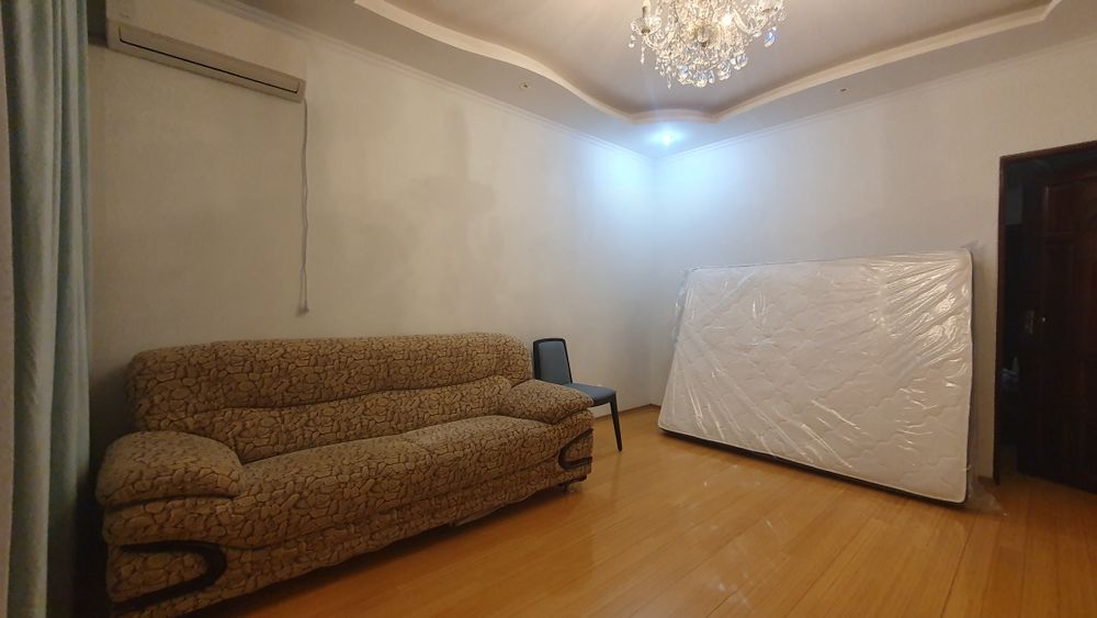 Продам Диван нераскладной