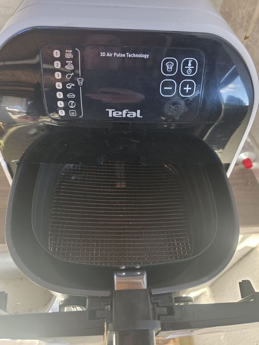 Air Fryer Tefal. .
