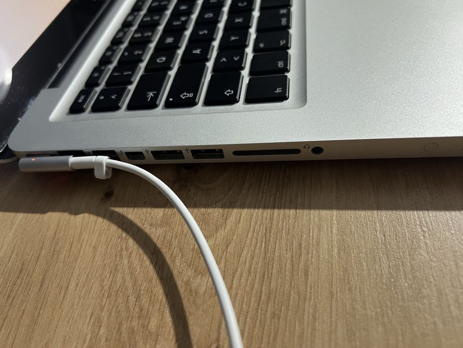 Apple Macbook Pro/ 8 GB RAM/ 500GB HDD- В отлично състояние