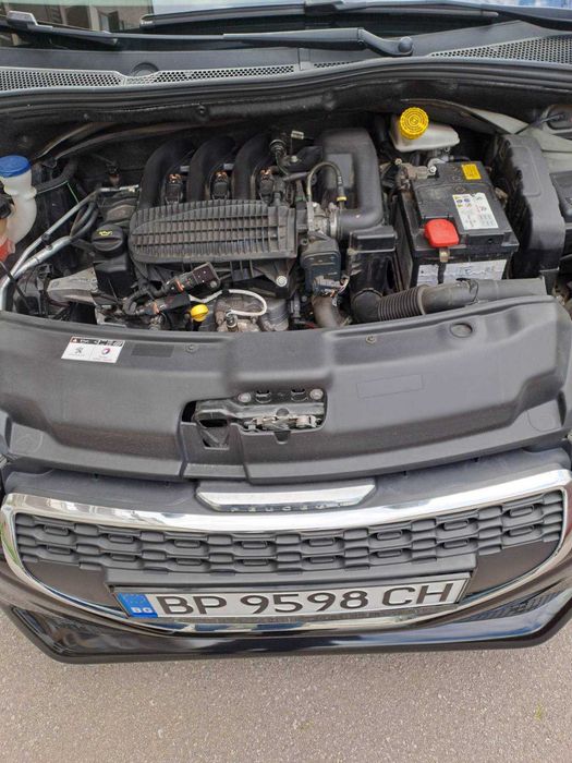 Продавам Peugeot 208