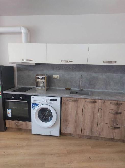 Дава се под наем Двустаен апартамент в Варна, Колхозен пазар - 65 кв.м за 600 € - Снимка #1