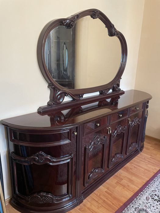 Продается сервант и трюмо