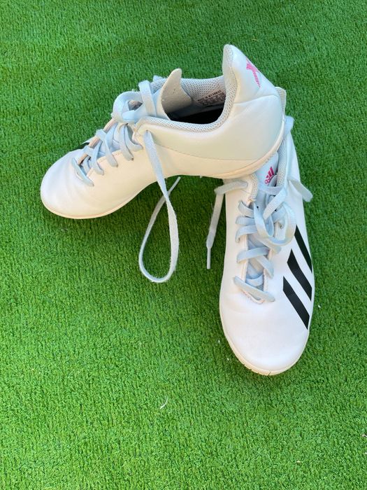 Adidasi fotbal copii