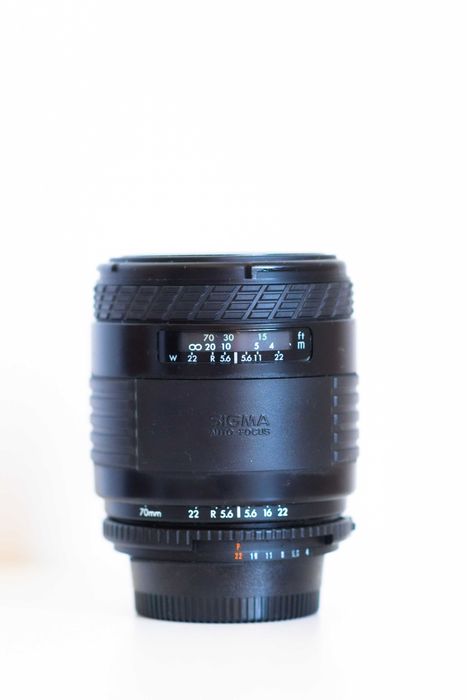 Obiectiv Sigma 70 - 210 D pentru Nikon FX