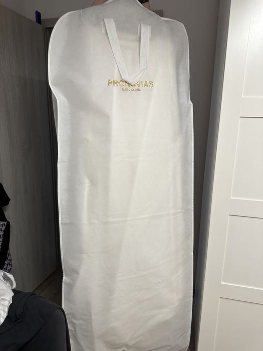 Vând rochie de mireasa Pronovias + fusta + voal