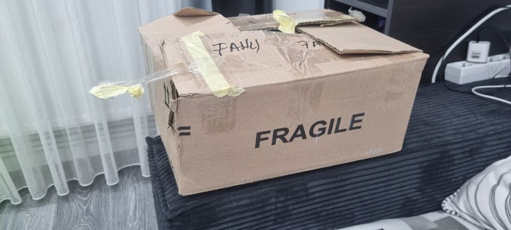 Vând cutie cu jucării pentru copii