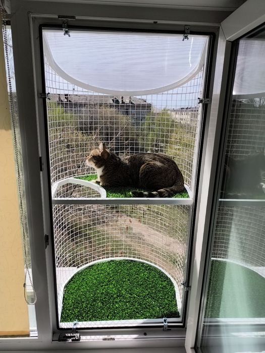 Уличный балкон для питомцев