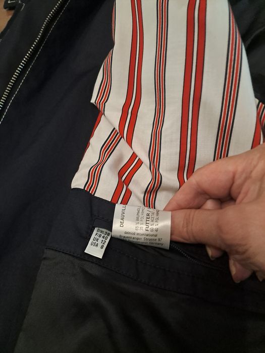 Jacheta neagra  Delmod