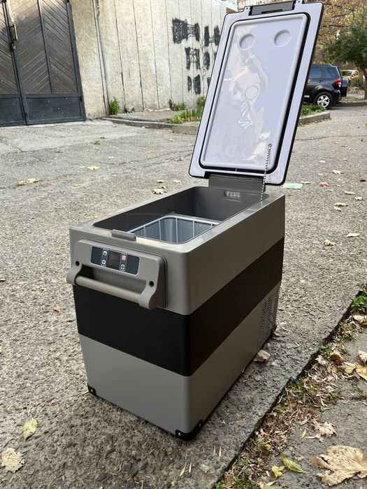 Нов 55L Компресорен фризер и хладилник за кола, охлажда до -20°C, 12/24V + 220V, Bluetooth, за каравана бус къмпинг и риболов, нов
