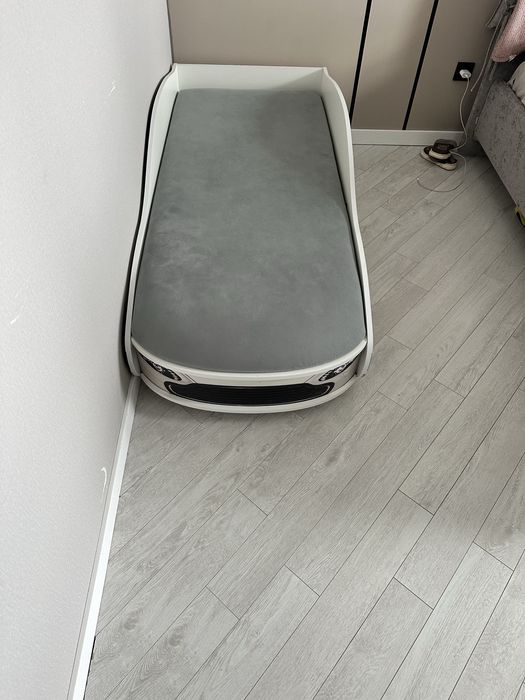 Продам машинка кровать