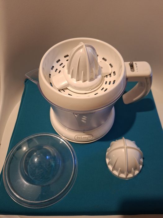 Storcator citrice DeLonghi, capacitate 1 litru