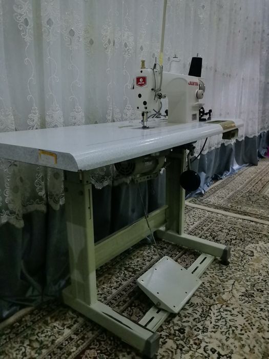 Tkuv mashinasi..