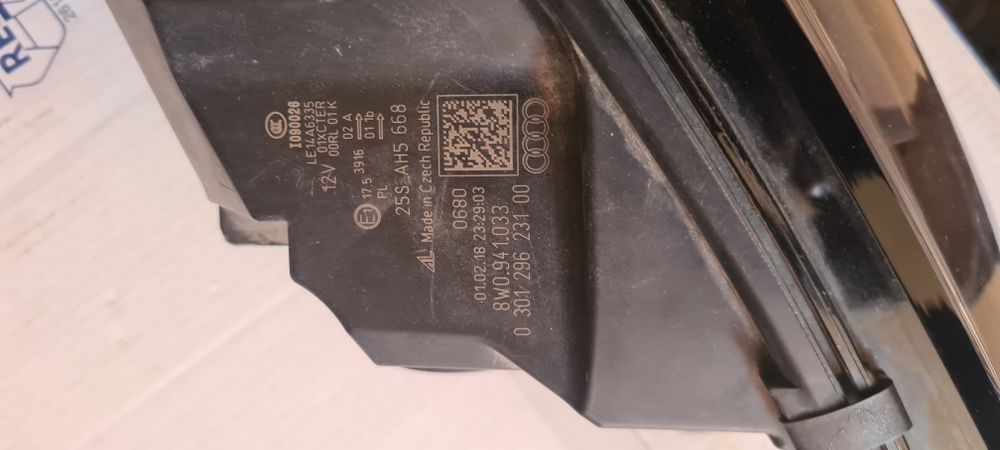 Ляв фар Audi A4 B9