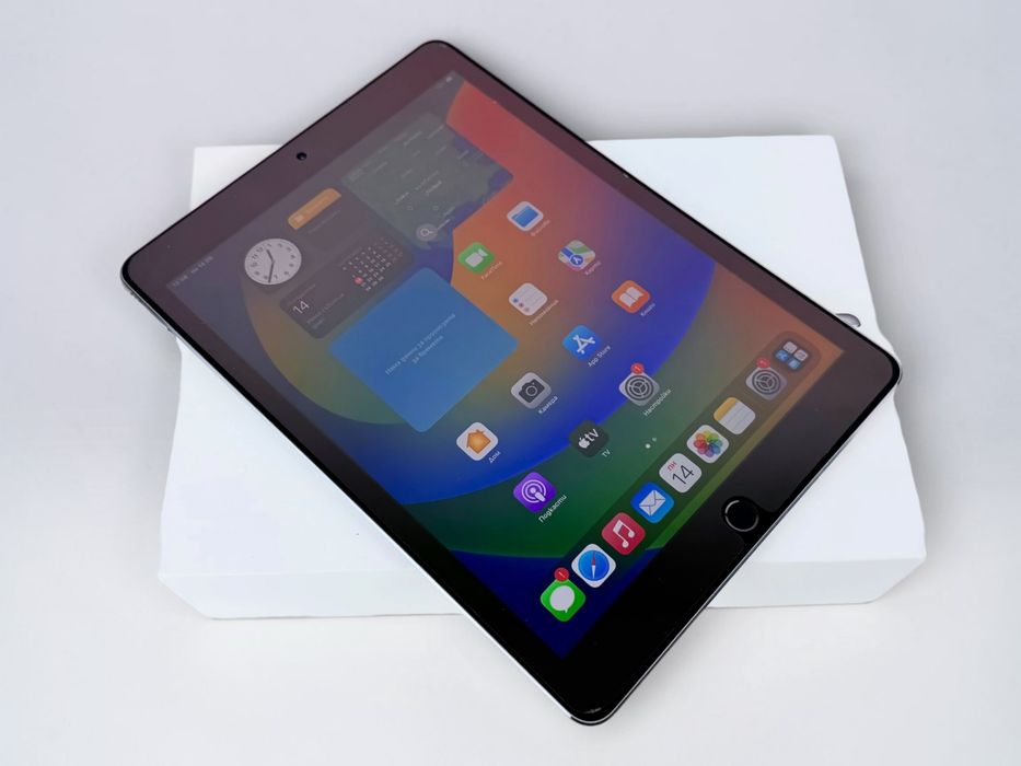 Таблет Apple iPad Pro 9.7" 256GB Wi-Fi + Cellular Space Gray Перфектен!