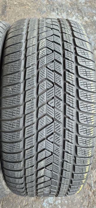 4 anvelope iarna Pirelli 285/45/21.Pretul  este pe bucata.