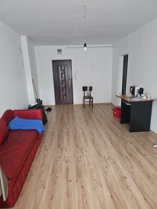 Vând apartament Independenței