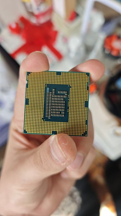 Продаю процессор с воздушным охлаждением и 1 планку ддр 3 на 4 гб