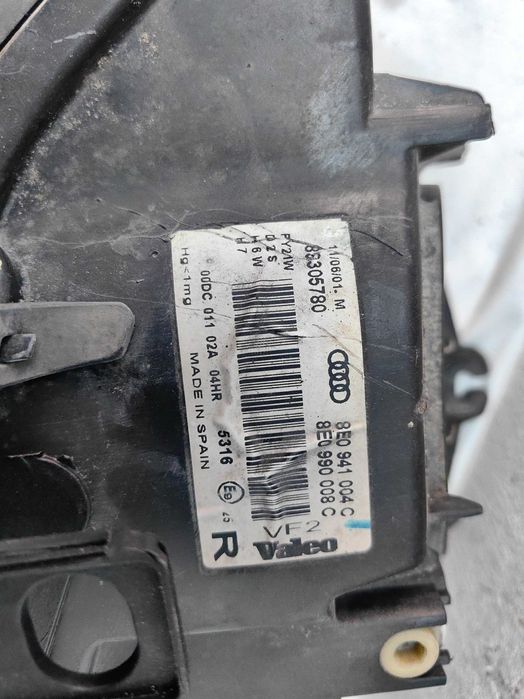 Оригинален фар Ауди А4 Б6  Audi A4 B6 Xenon D2S