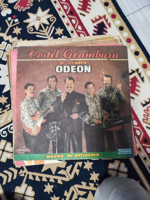 Viniluri vechi.      .