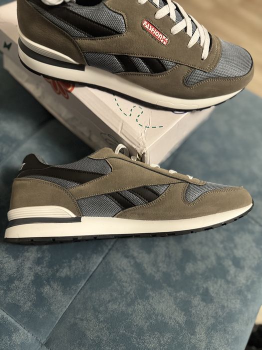 Продаю кроссовки новые 43 р