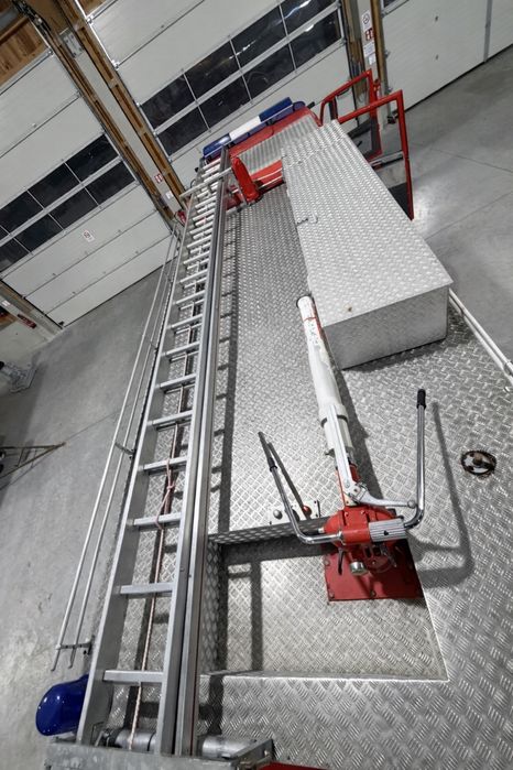 Mașina de pompieri 3000 L,  Steyr 4x4, echipată si înmatriculată