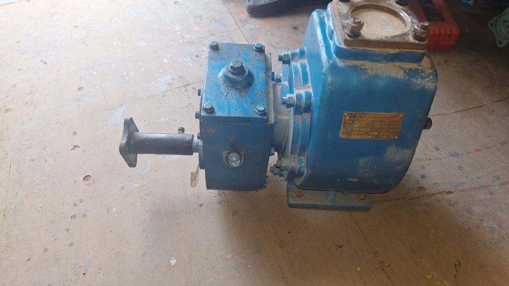 Насос помпа для водавоза