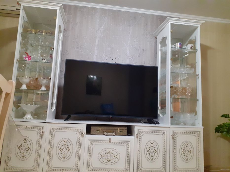 Продам стенку гостинной