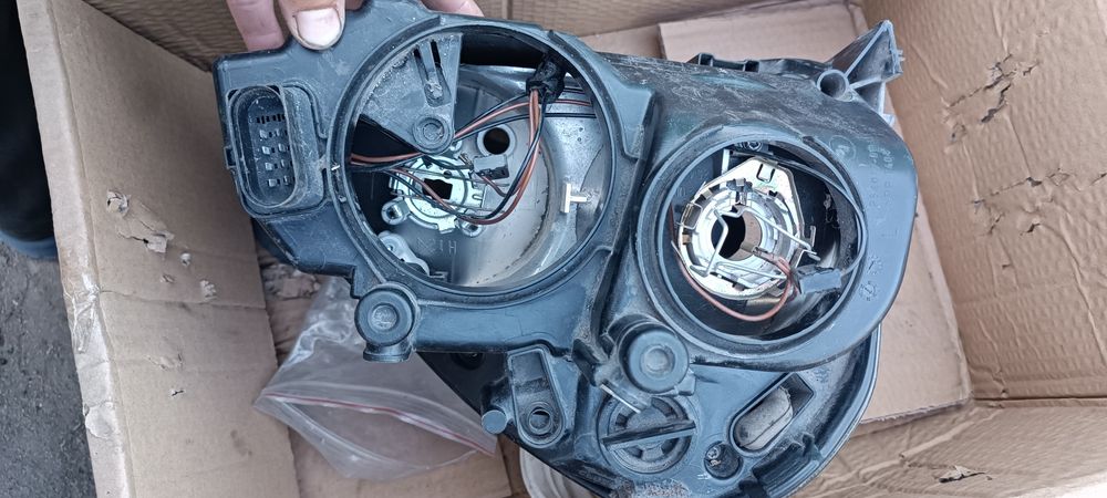 Продам левую фару приора