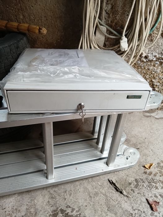 Кассовый ящик для денег