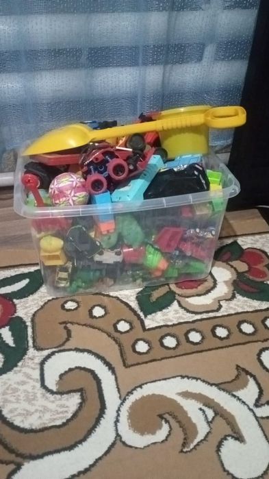 Продам машины и игрушки