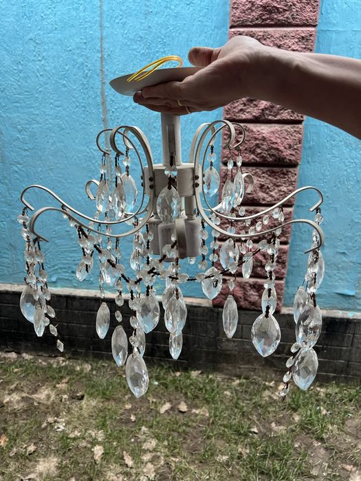 Срочно продам люстры