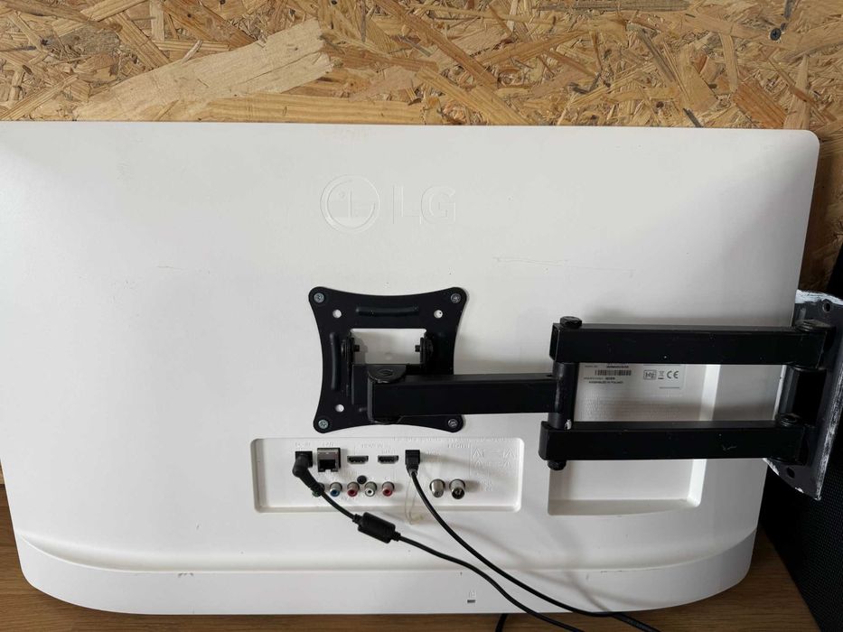 Телевизор и саундбар - LG 28inch / smart / сет2