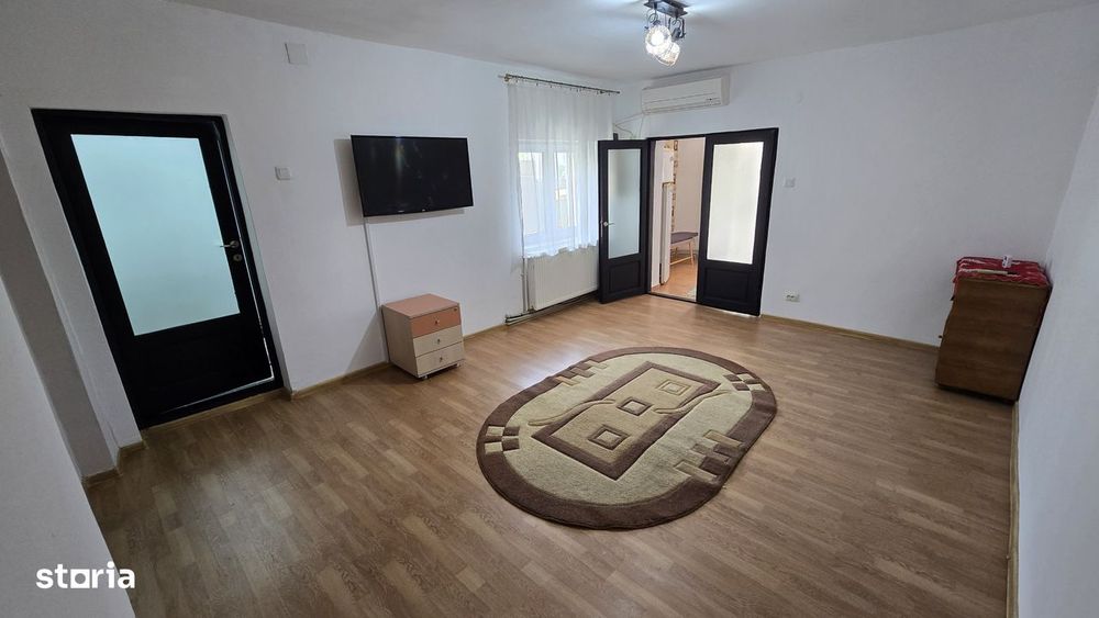 Casa cu garaj la curte Chitila - Colosseum Mall