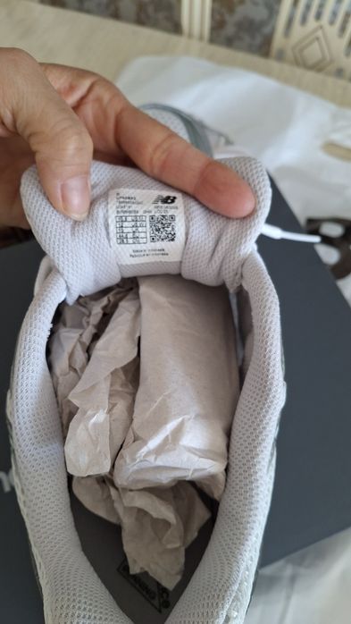 Продам New balance 740