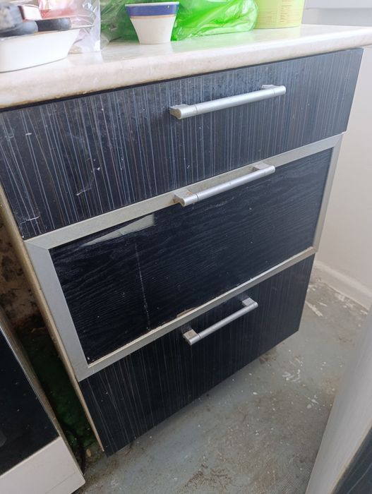 Отдам гарнитур ящики