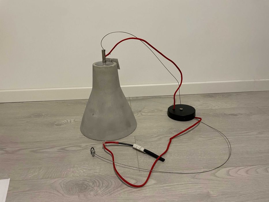 Lampa suspendata din beton - handmade
