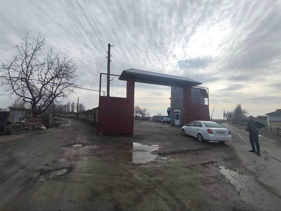 45 сотих ер Шлакаблок цех офислари бн.   нархи 5900  сотихи