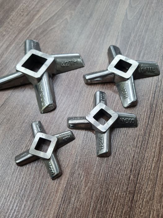 Нож, решетка, пышак, сетка для мясорубки