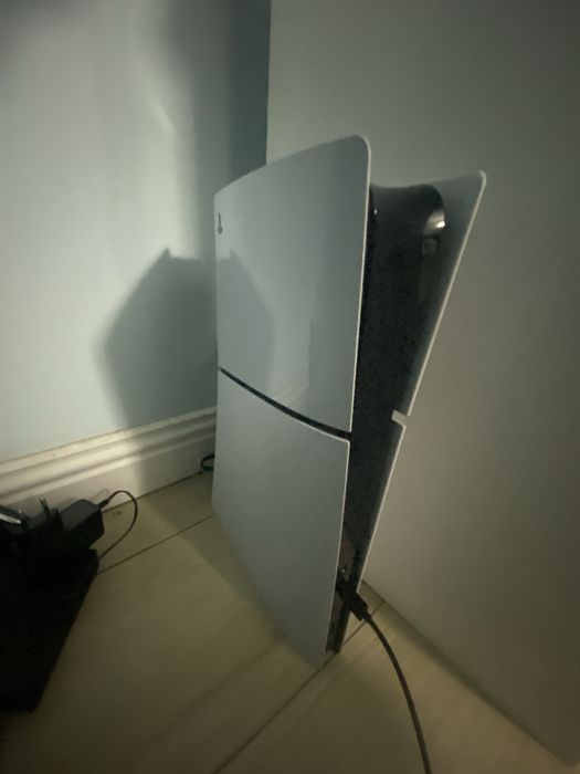 Vand ps5 il am de ceva timp dar merge super bine