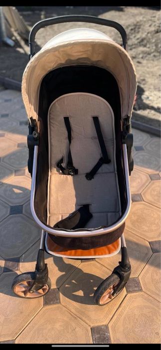Коляска б/у , целая