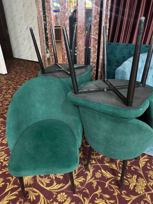 Стулья диваны в хорошем состоянии