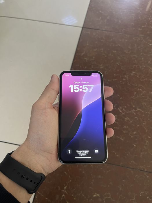 Продаю Айфон 11