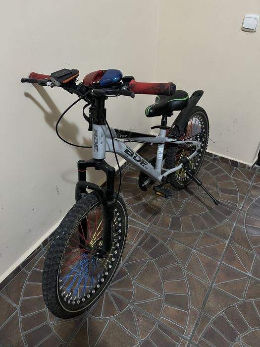 велосипед. на 6.7.8 лет