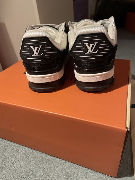 LV Skate Alb Negru Marimea 42 Noi