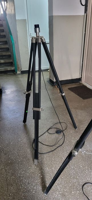 Lampa trepied la bucată