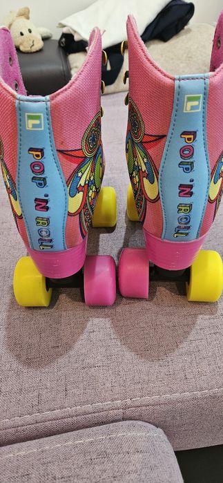 Vând patine cu rotile