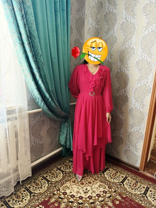 Продам платья вечерние