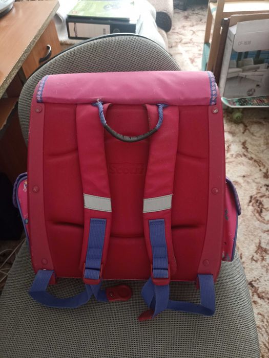 Запазена раница за училище посчи не използвана